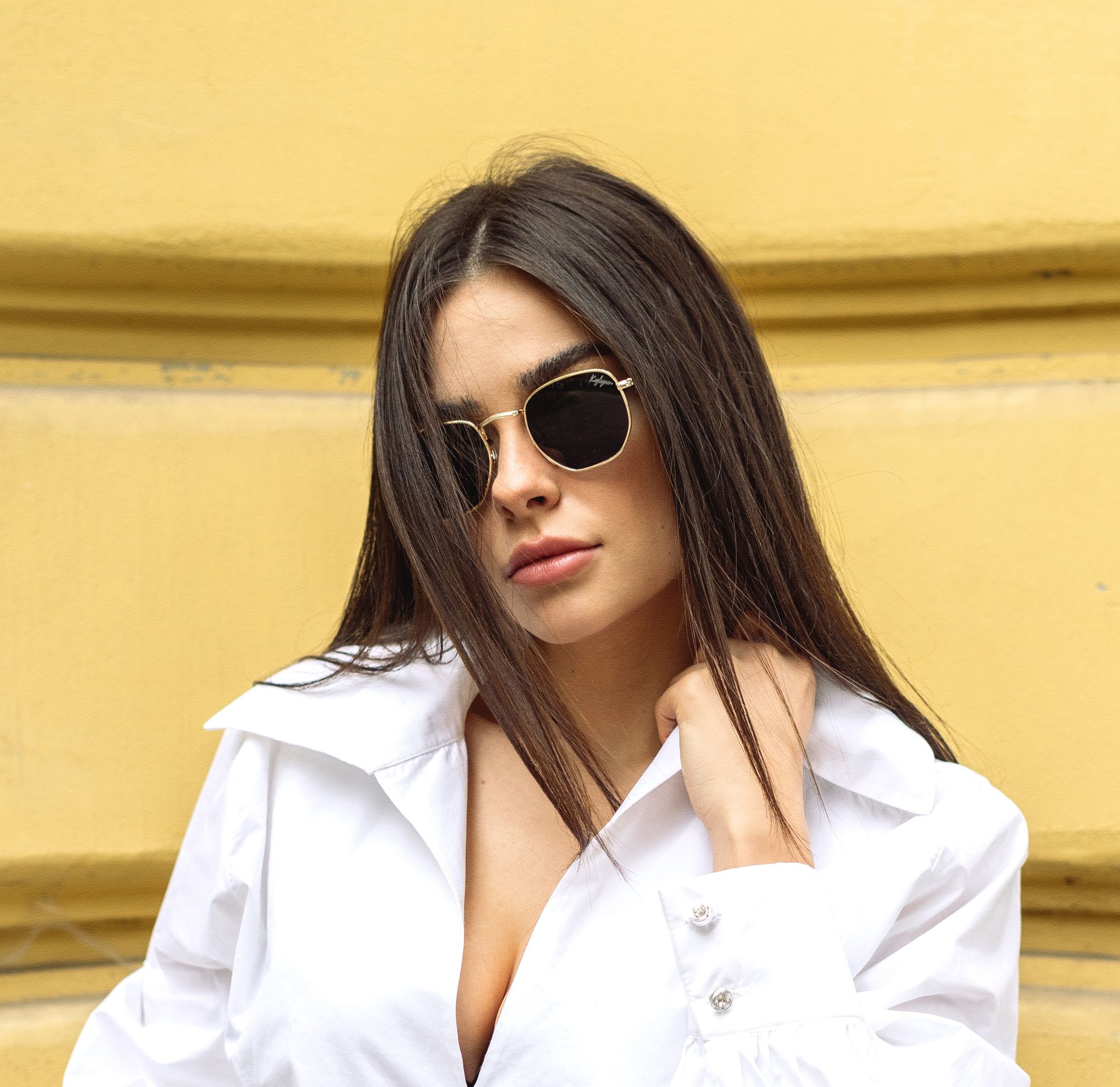Лице, несъвършенства и (слънчеви) очила?